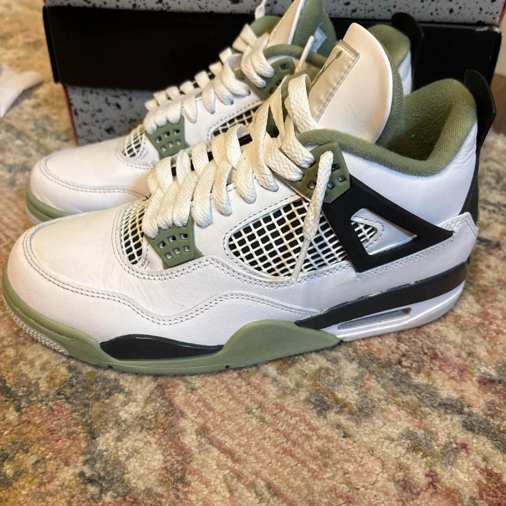 sea foam green jordan 4s - Picture 3 of 5